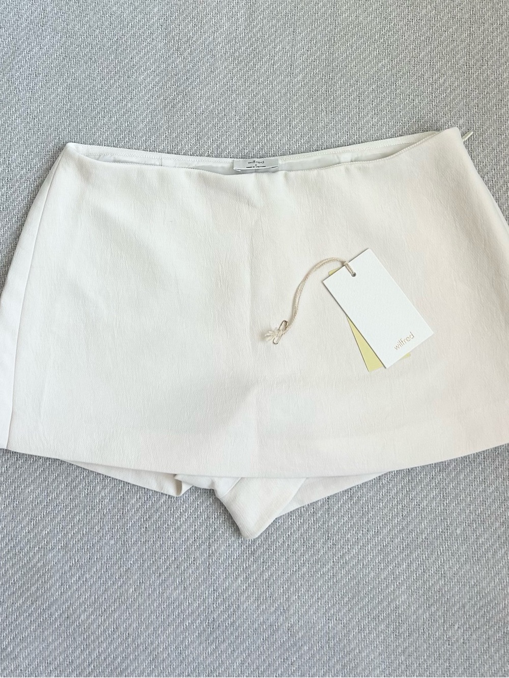 Aritzia Wilfred Jewel Skort - Light Birch - Size 2